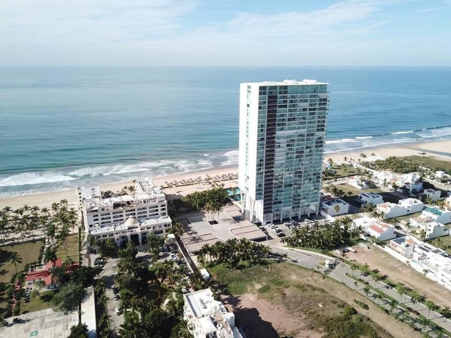 Beautiful 3 Bedroom, Fully Furnished, On The Beach Mazatlán Zewnętrze zdjęcie